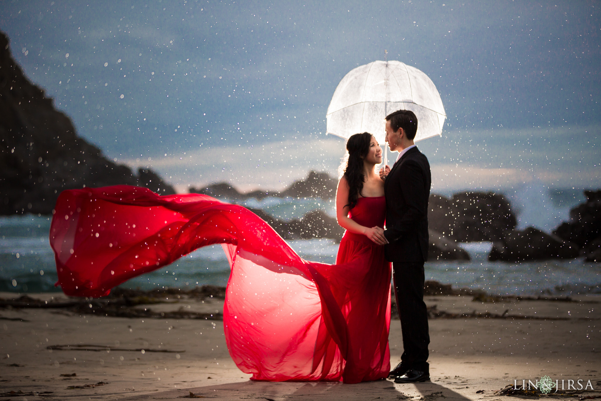 6 Tips for Incredible Rainy Day Wedding Photos