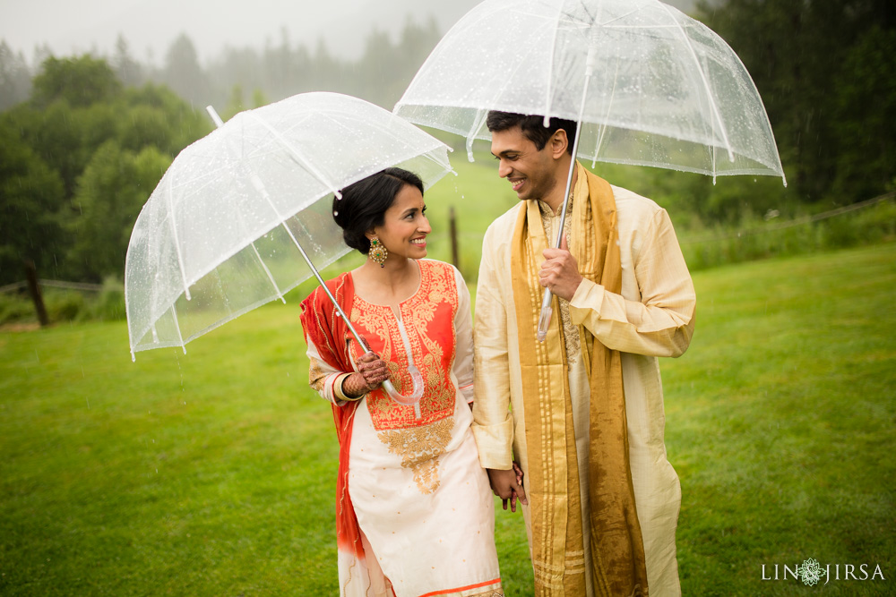 6 Tips for Incredible Rainy Day Wedding Photos