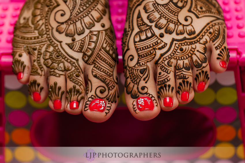 Adding other ingredients can darken the colour of mehndi designs.