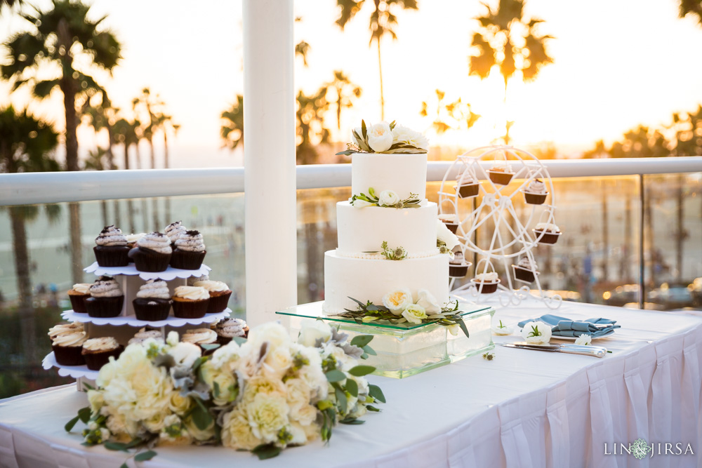 10-santa-monica-loews-hotel-wedding-photography