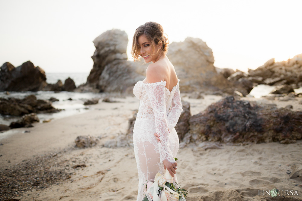 16 wedding bride beach portrait