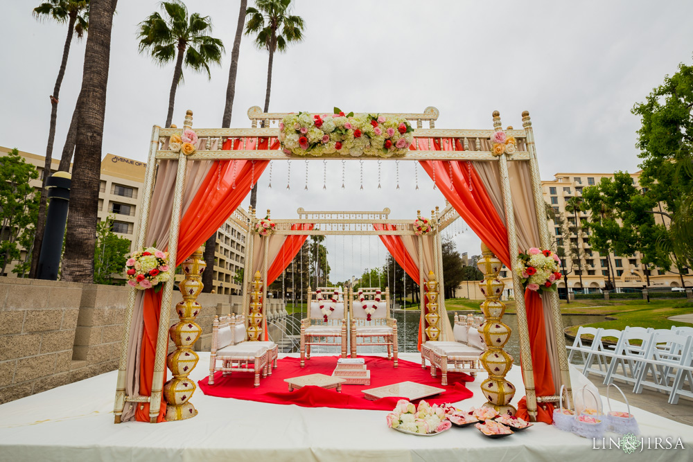 Avenue of the arts costa mesa wedding photography ceremony