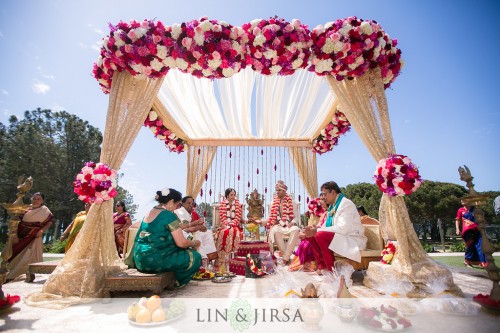 mandap-flowers-indian-wedding