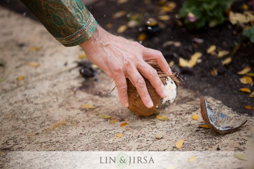 kalasha-coconut-breaking