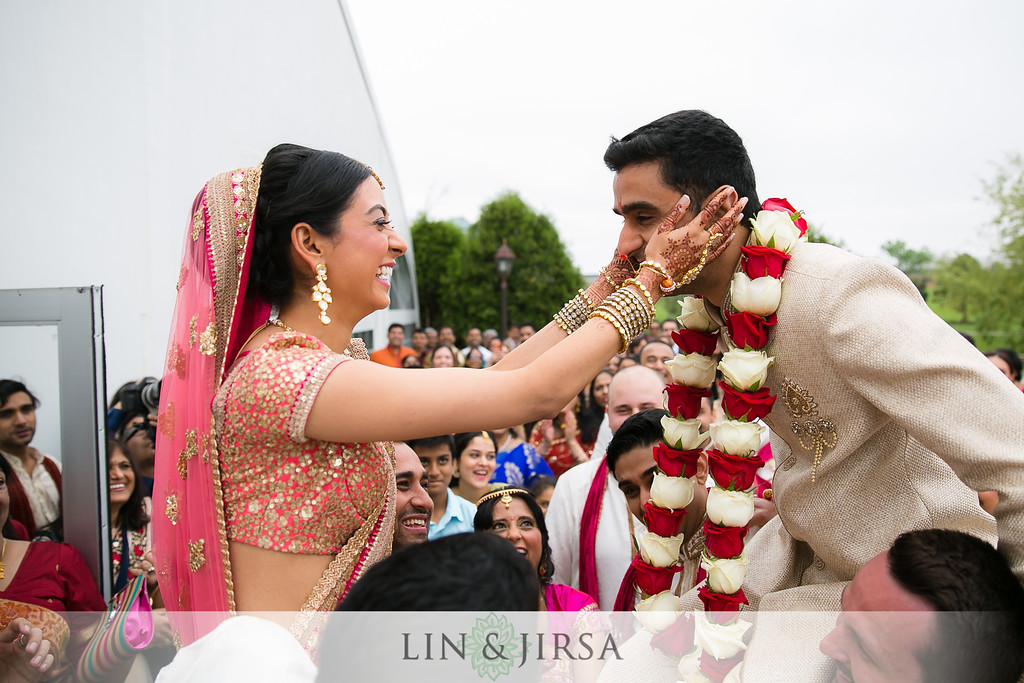 Varmala Indian Wedding Tradition